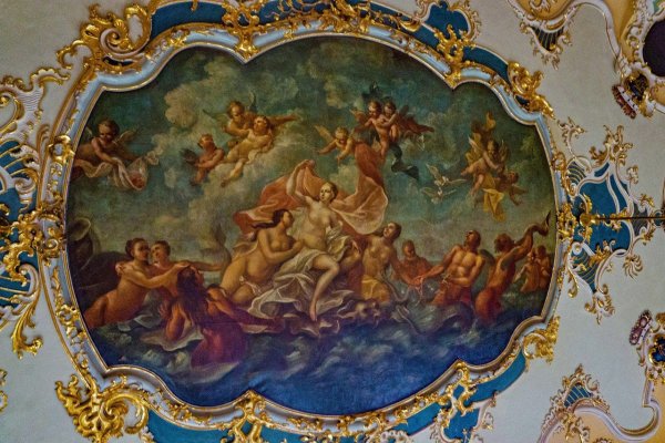 Расписные потолки в квартире