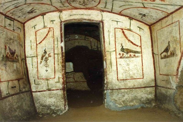 Саркофаг римские катакомбы