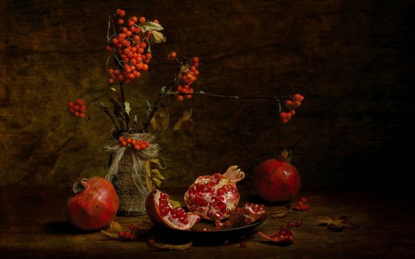 Натюрморт гранат