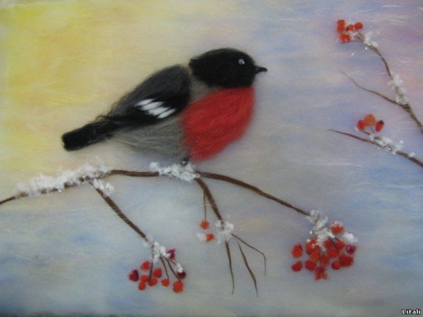 Картина шерстью Снегири