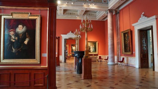 Зал Ван Дейка в Эрмитаже