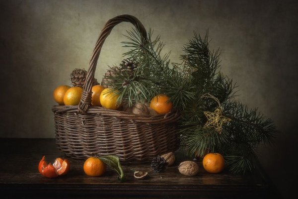 Корзина с овощами и фруктами