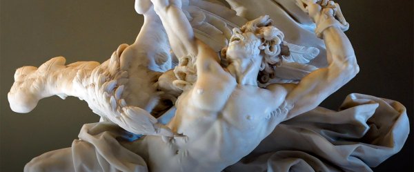 Титан Прометей статуя