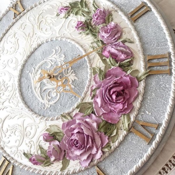 Настенные часы барельеф