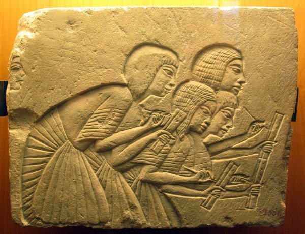 Барельеф Эхнатона и Нефертити