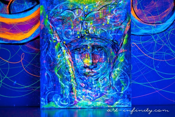 Абстракции флуоресцентными красками