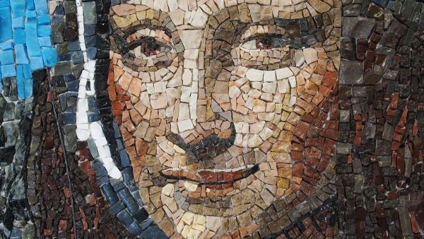 Мозаичист (художник-мозаичист)