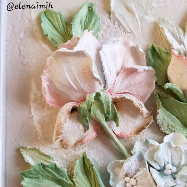 Цветы из штукатурки мастихином