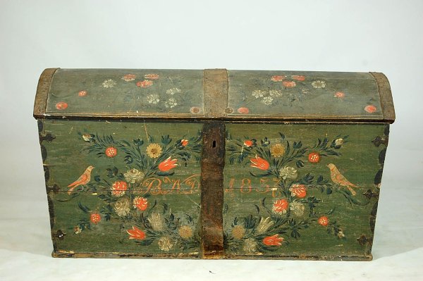 Расписной сундук в стиле бохо