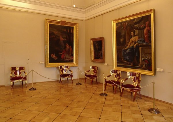 Зал искусства Франции 18в. В Эрмитаже