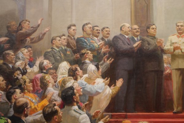 Василия Ефанова «и. в. Сталин и в. м. Молотов с детьми»