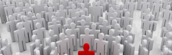 Черная ворона среди белых