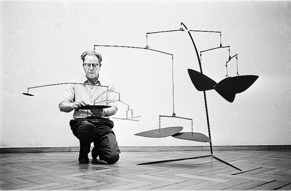 Колдер Холл создатель