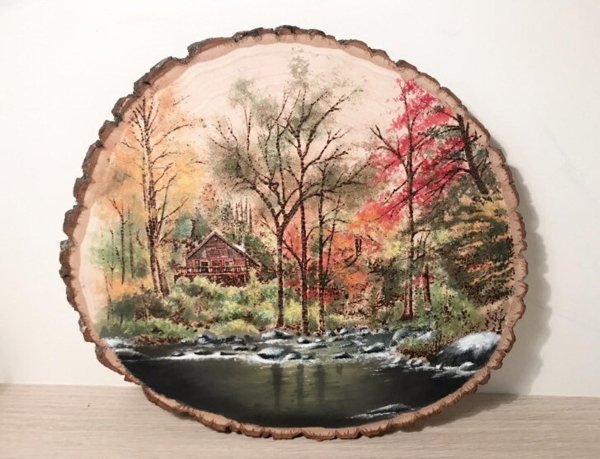 Роспись на срезе дерева