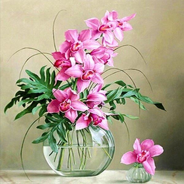 Орхидея в вазе