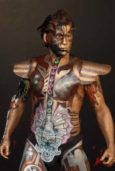 Мужской бодиарт