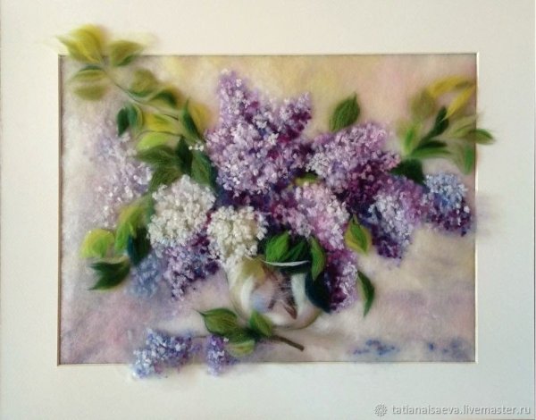 Шерстяная акварель сирень в вазе