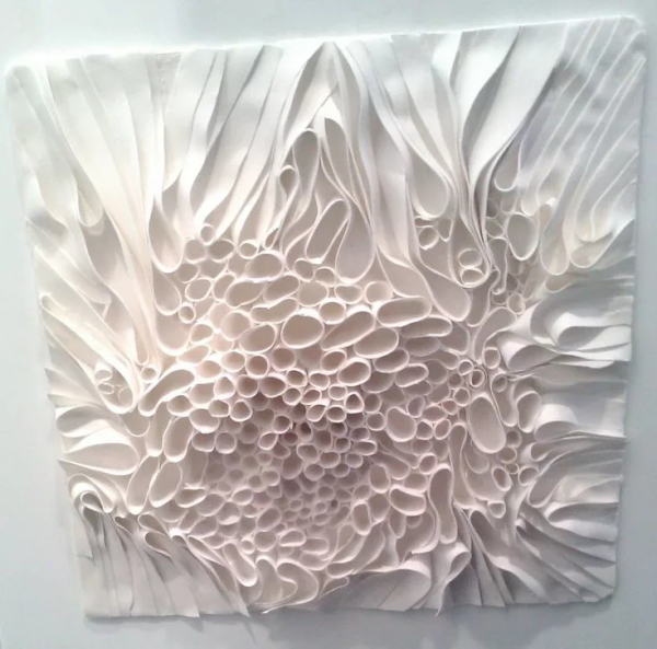 Скульптурная живопись на стене