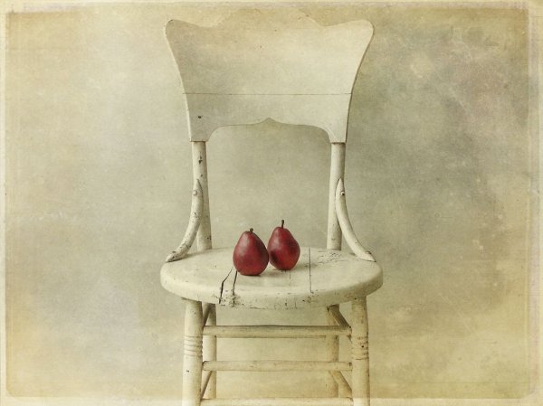 Натюрморт со стулом