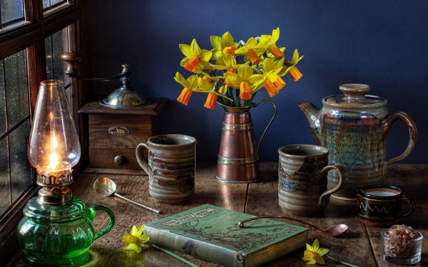 Натюрморт с керосиновой лампой