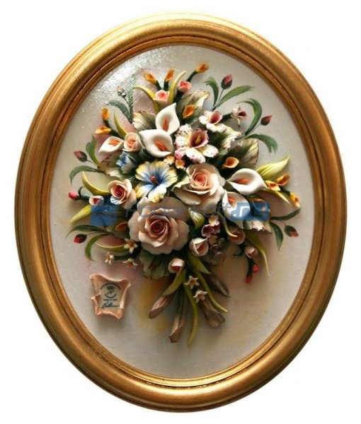 Панно из фарфоровых цветов