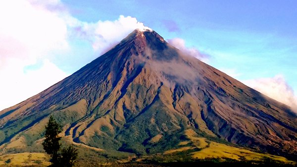 Вулкан безымянный на Камчатке
