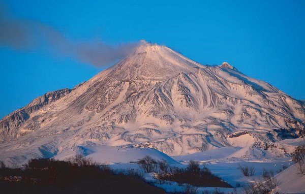 Вулкан безымянный на Камчатке