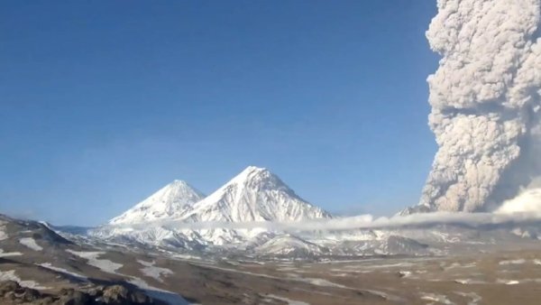 Вулкан безымянный извержение