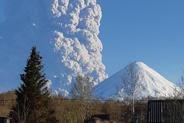 Вулкан безымянный извержение