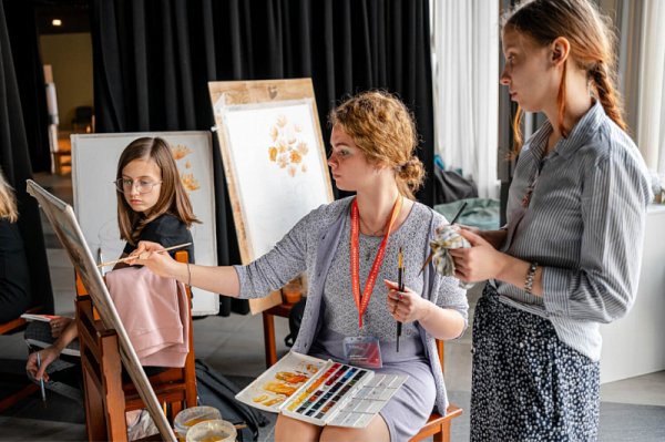 Работы ребят многослойная акварель Сириус