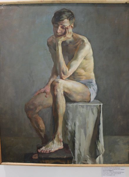 Академический рисунок фигуры контрапост