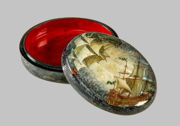 Лаковая миниатюра папье маше