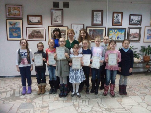 Пейзаж с сиренью гуашью