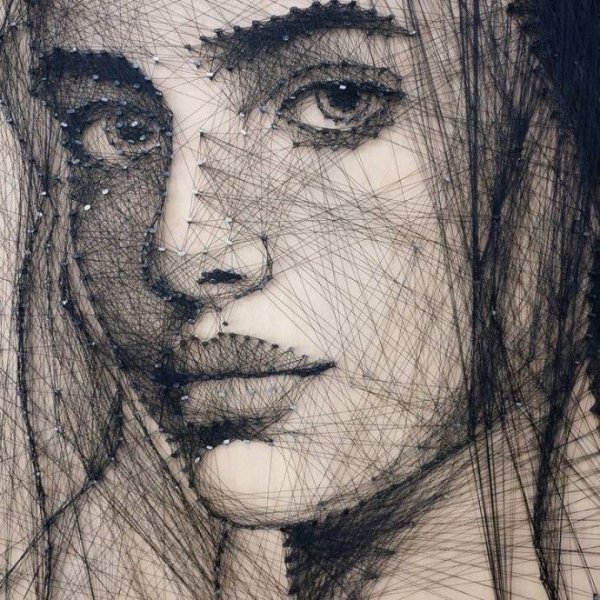 Портрет из ниток