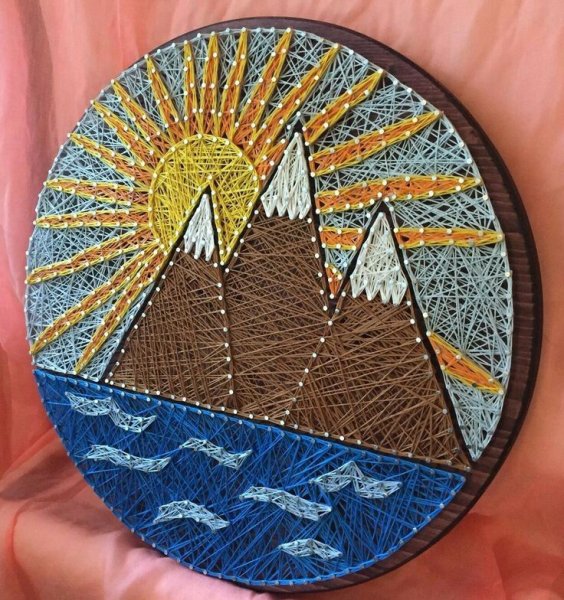 Настенное панно из ниток