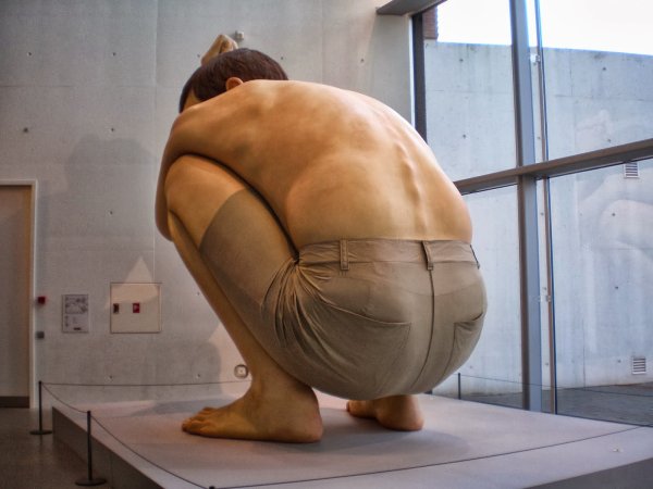 Рон Мьюек большой человек скульптура