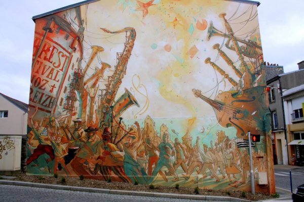 Стрит-арт. Монументальная настенная живопись (мурал XXL)