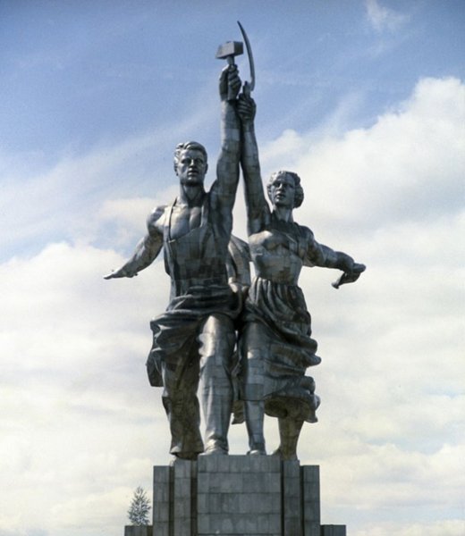Монумент «рабочий и колхозница» веры Мухиной (1937)