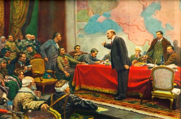 Шматько Ленин у карты ГОЭЛРО