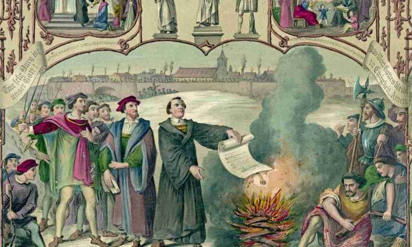 Мартин Лютер прибивает 95 тезисов