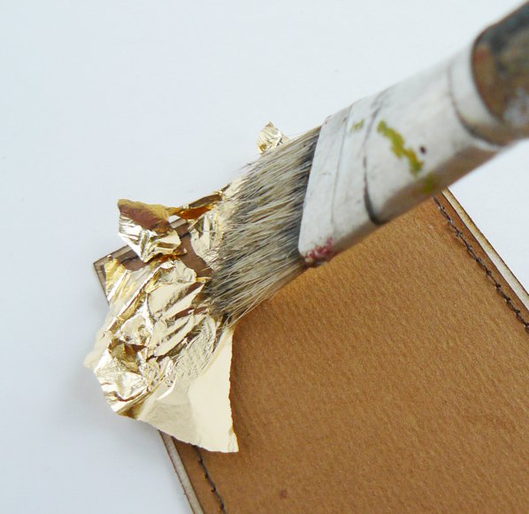 Золотая поталь кисть