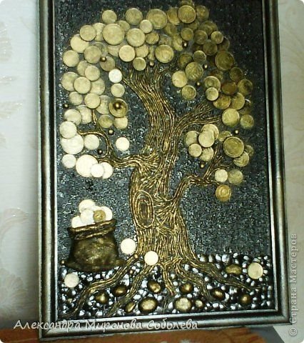 Картина из монет и купюр