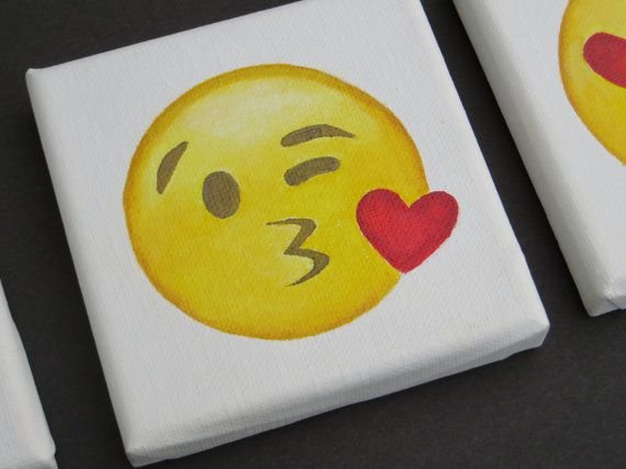 Смайлики на холсте