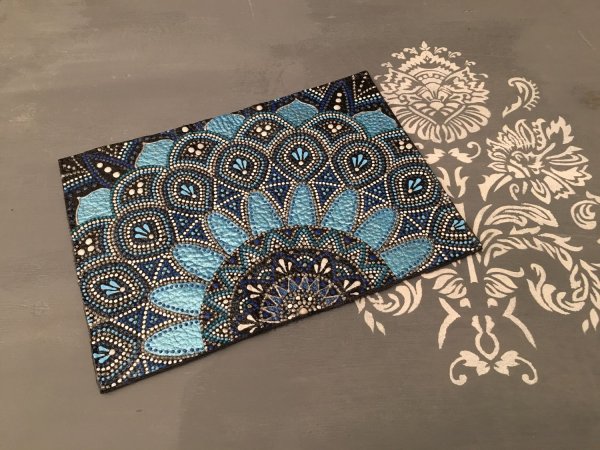 Точечная роспись обложки для паспорта