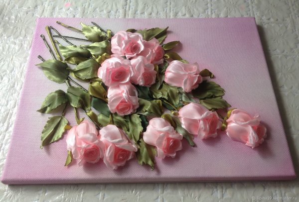 Вышивка лентами розы