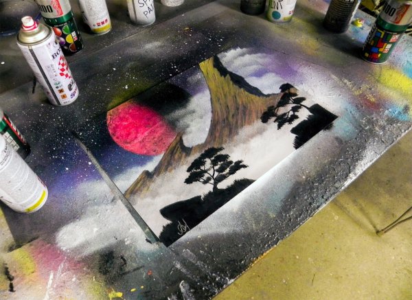 Рисованием красками в баллончиках