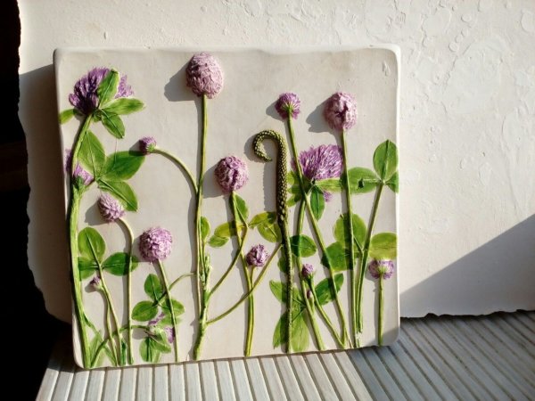 Скульптурная живопись на стене