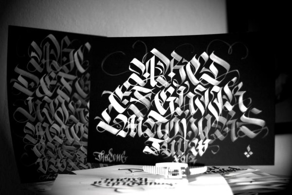 Theosone каллиграфия