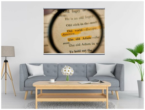 Надписи на стене в интерьере