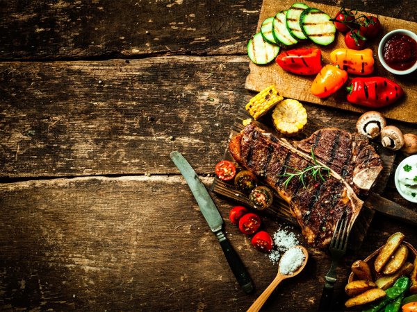 Листок на столе